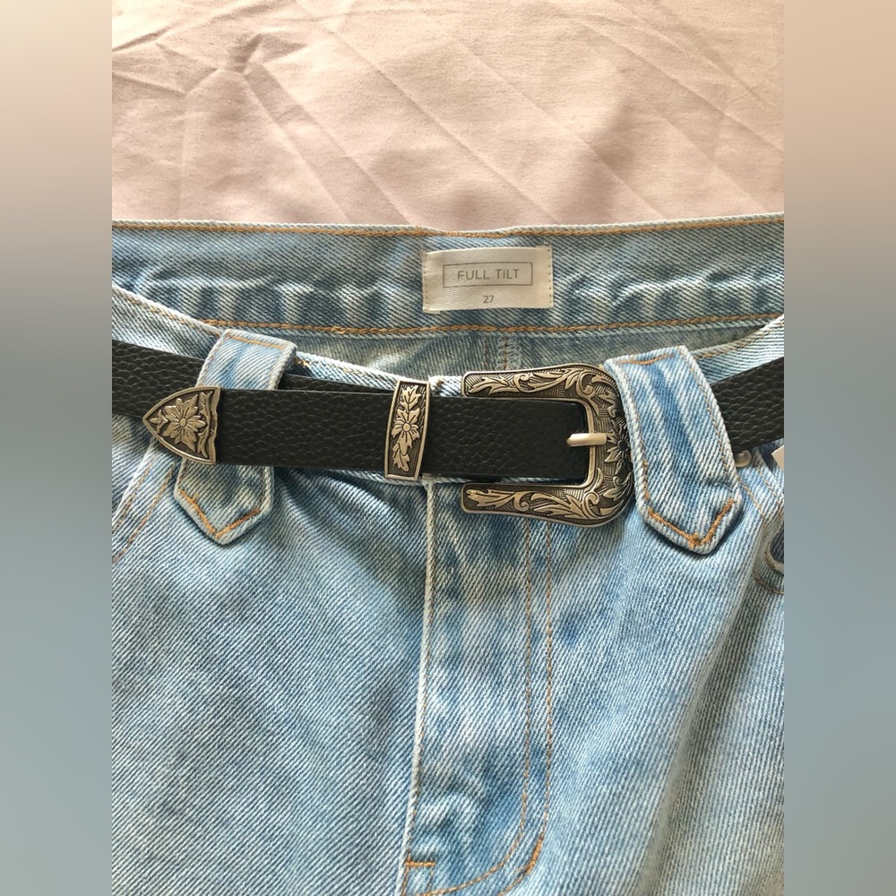 Full Tilt Festival Frayed Hem with Belt Jean Shorts NWT - Picture 3 of 7